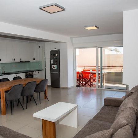 5 Sterne Apollo City Apartment Lavrio Exterior photo